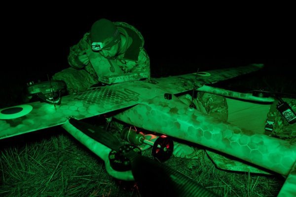 Ukrajinska patrolna policija koristi bombarderske dronove GARA na bojišnici kod Pokrovska