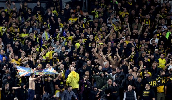 Tragedija u Grčkoj: Mladi navijač AEK-a ubijen u navijačkom sukobu