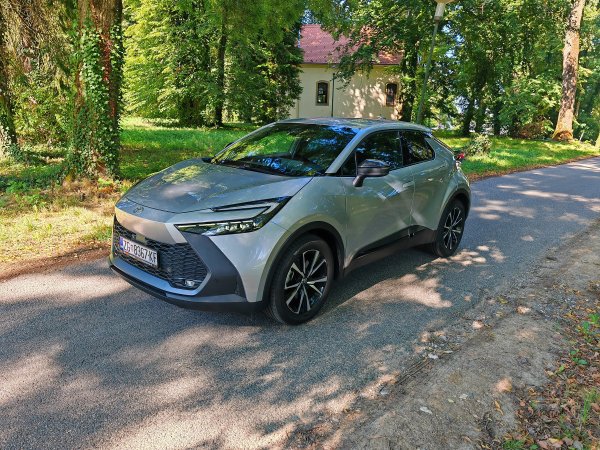 Toyota C-HR 2.0 PHEV 5D e-CVT C-LUB Tech