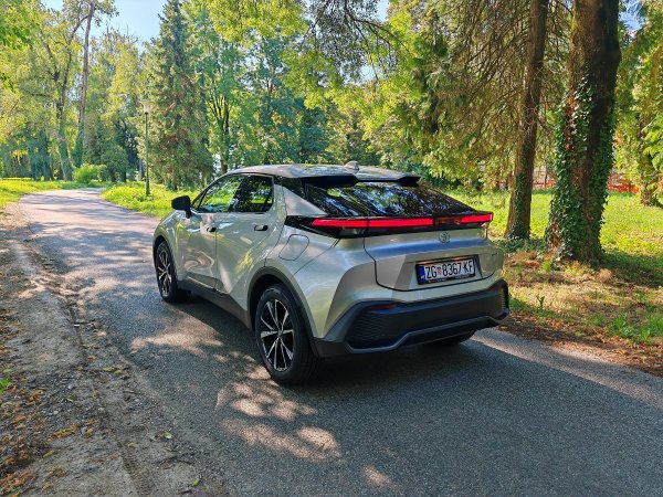 Toyota C-HR 2.0 PHEV 5D e-CVT C-LUB Tech