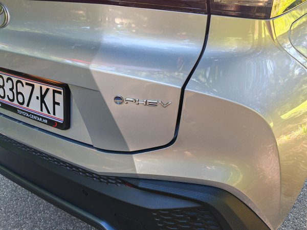 Toyota C-HR 2.0 PHEV 5D e-CVT C-LUB Tech