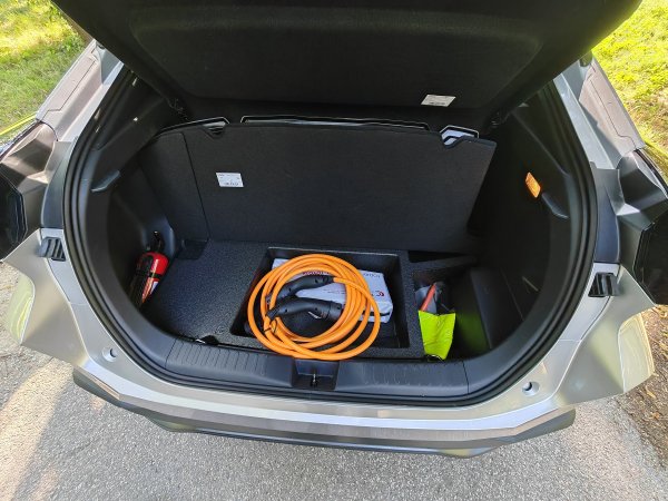 Toyota C-HR 2.0 PHEV 5D e-CVT C-LUB Tech