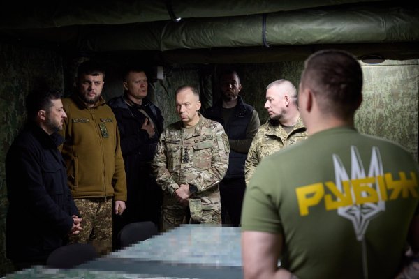 Volodimir Zelenski u posjetu trupama kod Pokrovska