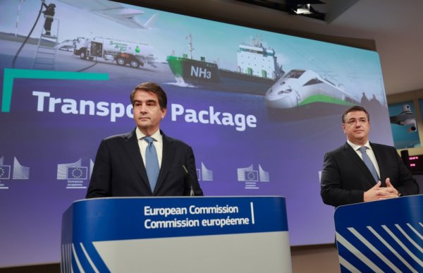 Raffaele Fitto (lijevo) i Apostolos Tzitzikostas (desno)