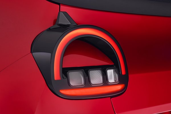 Renault Twingo E-Tech electric: 'rog' na stražnjem svjetlu ima svoju aerodinamičku funkciju