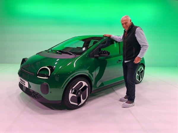 Renault Twingo E-Tech electric (Zvonimir Martinčević, novinar Autozone na pretpremijeri u Parizu)