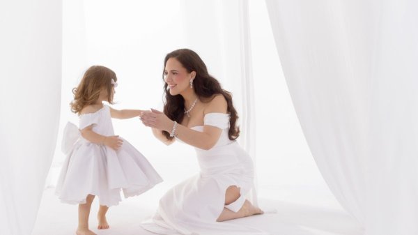 Lana sa svojoj kćerkicom 