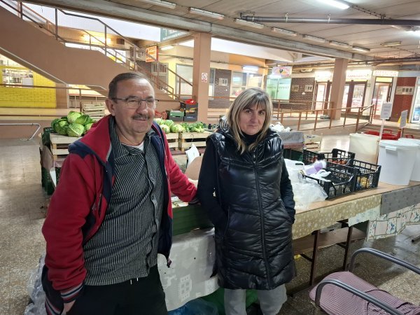 Vlado i Ana Poldrugač na tržnici Savica