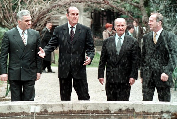Članovi predsjedništva BiH Momčilo Krajišnik, Alija Izetbegović i Krešimir Zubak s francuskim predsjednikom Jacquesom Chiracom