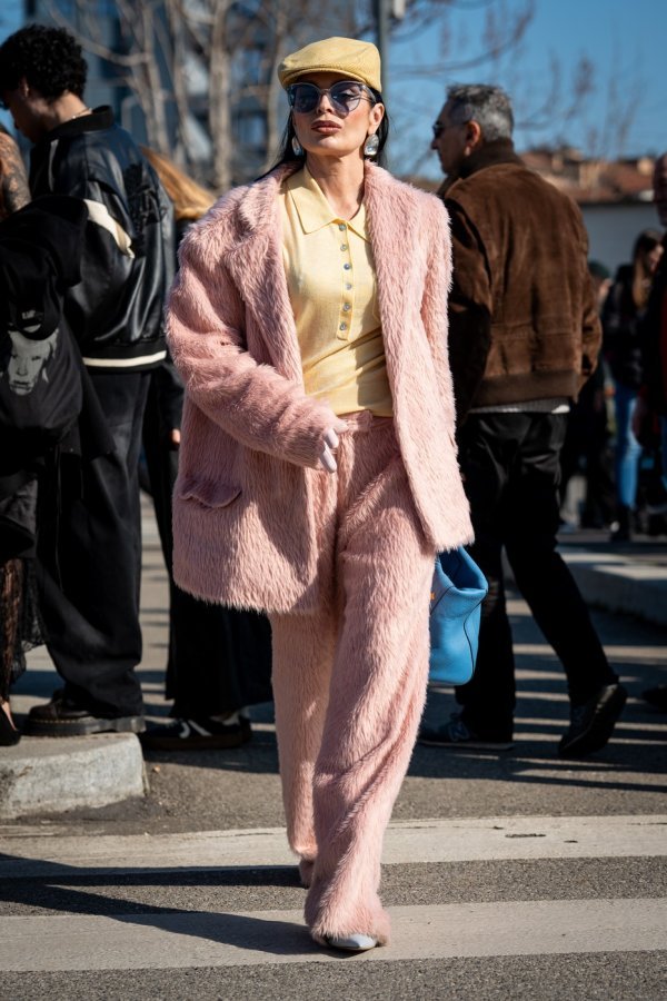 Ni crni, ni smeđi: Ove zime nose se kaputi neodoljivih boja