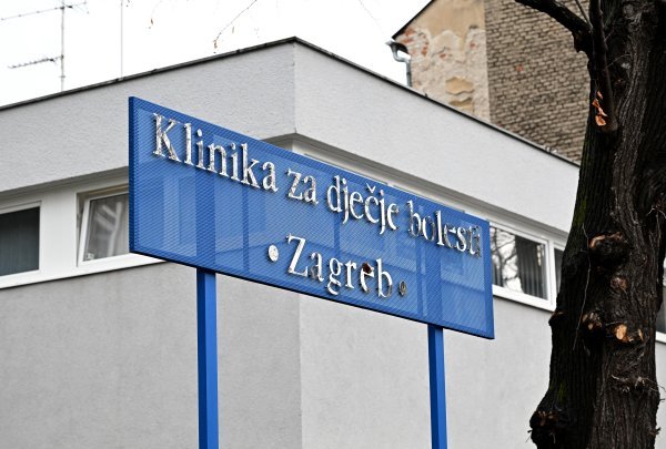 Dvojica učenika koji su napadnuti na Trgu bana Jelačića stabilno