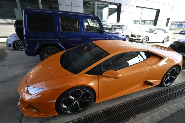 Narančasti Lamborghini: Uvezen iz Srbije, 'uhvaćen' u Zagrebu...