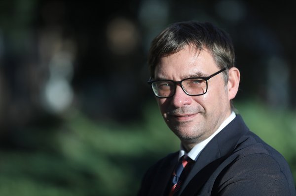 'Nisam želio ženske istospolne odnose svesti na zrcalnu sliku onih muških, a lezbijke ugurati u nekoliko popratnih odlomaka ili bilježaka na dnu stranice'