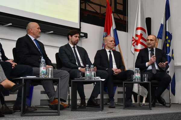 Ivan Anušić na Strateškom forumu obrambene industrije u Slavonskom Brodu