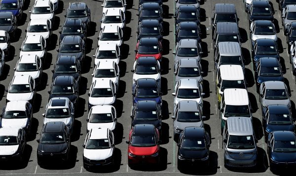 Autoindustrija se buni: Mijenjaju jednu zabranu drugom - a ishod je isti