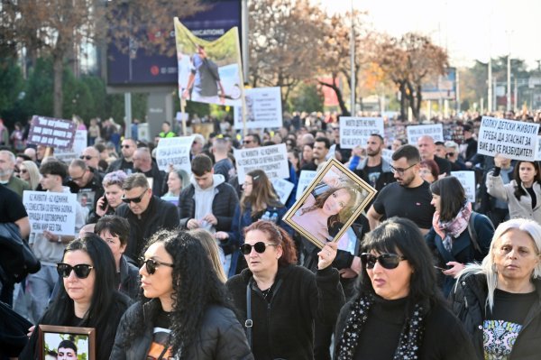 FOTO Tisuće Makedonaca izašlo na ulice: Traže pravdu za stradale u požaru u noćnom klubu