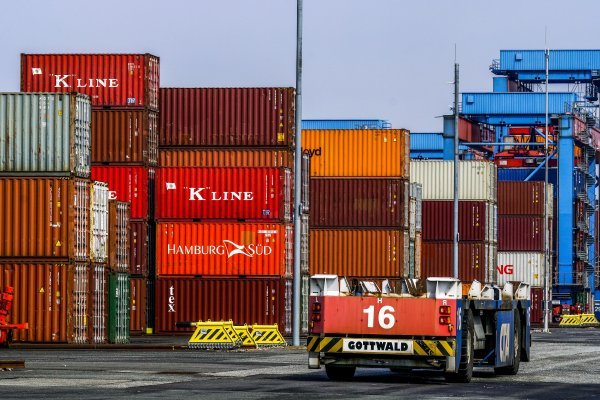 Kontejnerski terminal u Hamburgu