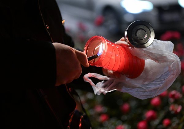 Svijeće u hrvatskim gradovima za Vukovar i Škabrnju