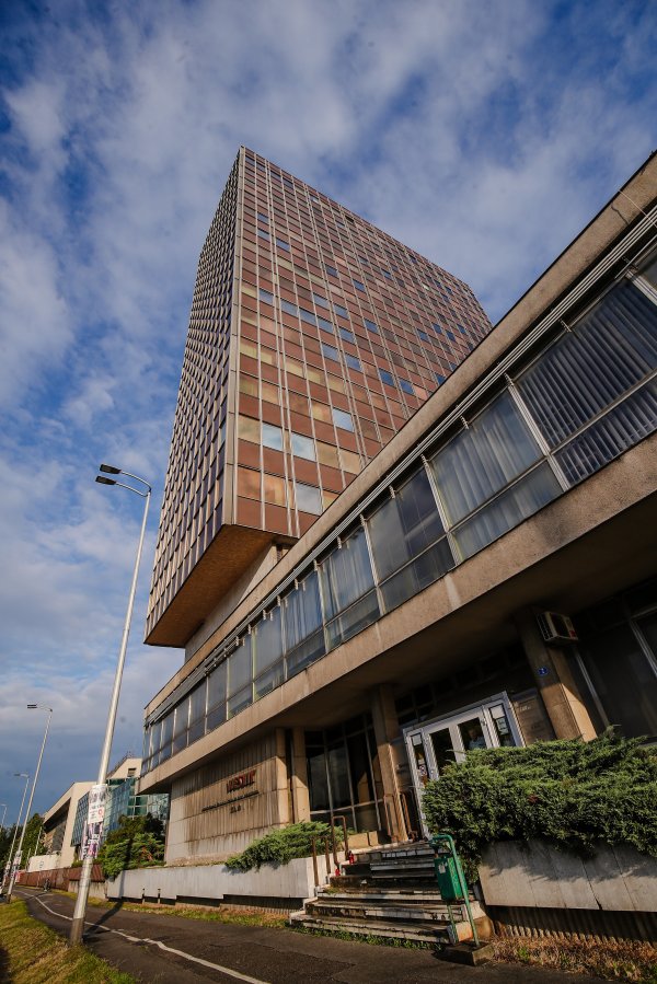 Vjesnikov neboder prije velikog požara