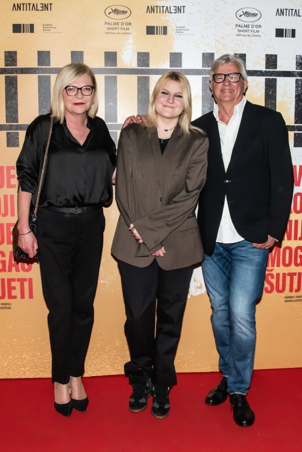 Željka Ogresta i Dubravko Merlić s kćeri Martom 2024. godine