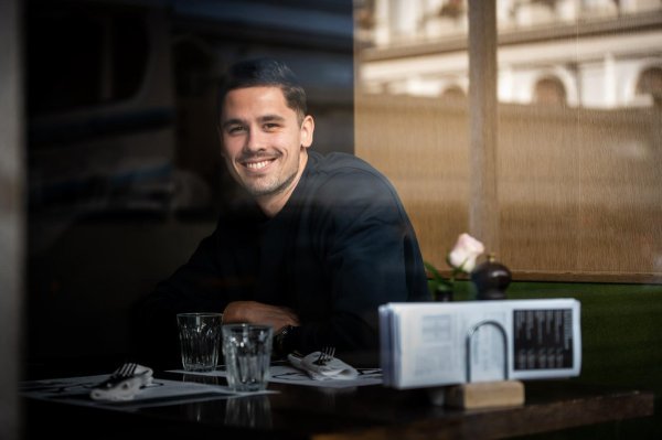 'Moj veliki san i želja je imati svoje mjesto u kojem će ljudi imati mogućnost sjesti i uživati u stvarima koje radim', otkriva Leo.