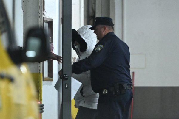 Privođenje uhićenih povezanih sa slučajem bolnice u Jankomiru