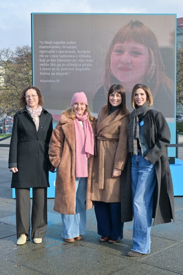 Sanja na jučeršnjem pojavljivanju