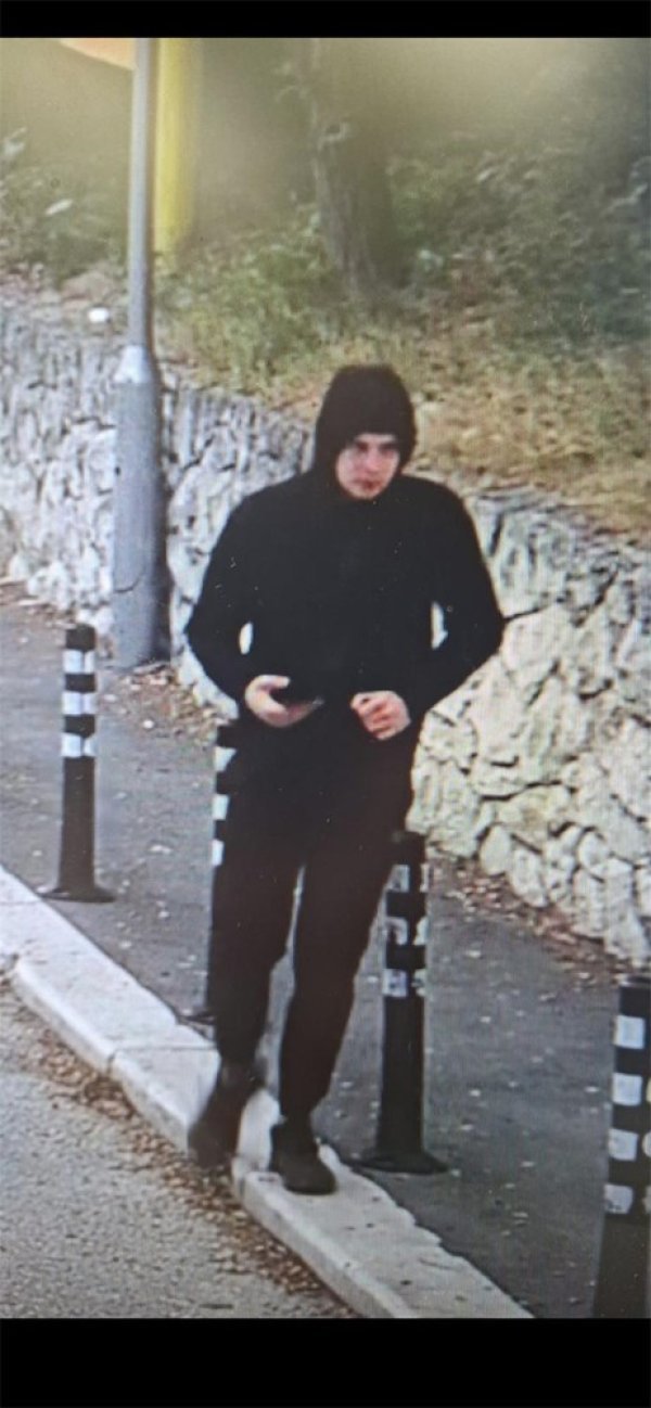 Policija traži 20-godišnjaka koji bi mogao imati saznanja o mrziteljskim grafitima prema Jurici pavičiću