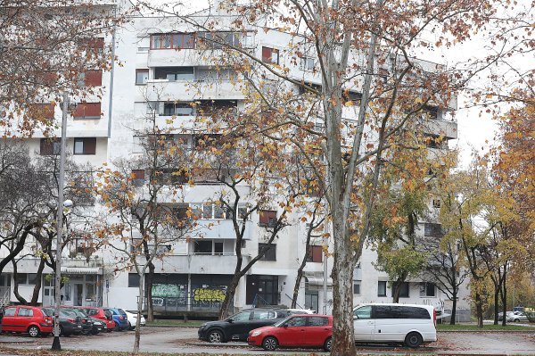 Ulazi zgrada u Novom Zagrebu imaju zajednički priključak na električnu mrežu i toplinske stanice