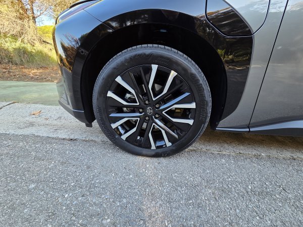 Toyota bZ4X - dinamička premijera