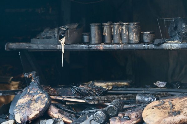 Policija uhitila 50-godišnjaka: Zapalio suncobrane, izgorio kiosk s pršutima