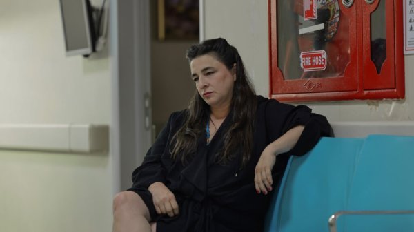 Esra Dermancioglu u seriji 'Pod istim nebom'