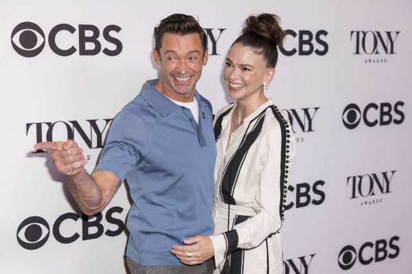 Hugh Jackman i Sutton Foster