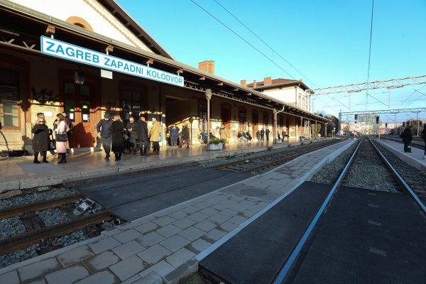 Veće korištenje prigradskih vlakova rasteretilo bi promet u gradu