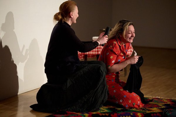 Prizor iz duodrame 'Prst' u produkciji organizacije Slavonski Brodvej