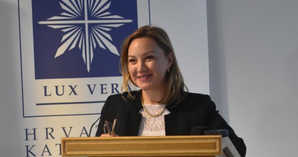 Izvanredna profesorica Ines Sabotič