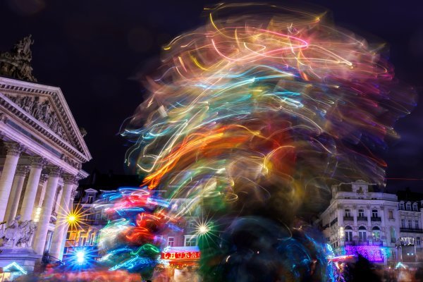 Zgrada belgijske burze u Bruxellesu u blagdansko doba