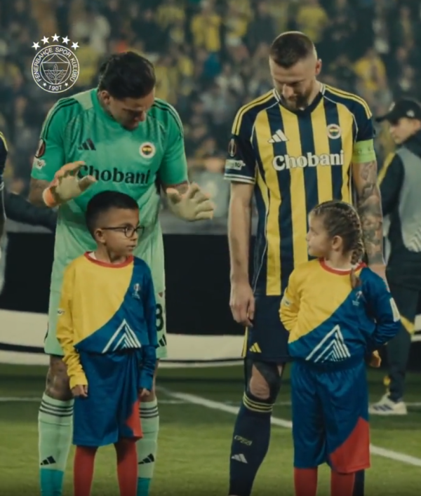 Za naježiti se; slavni golman oduševio gluhonijemu curicu gestom