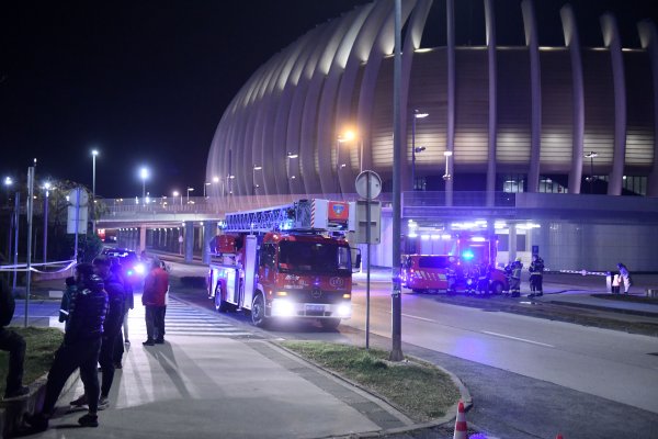 Uzbuna na Black Friday: Zbog požara evakuiran Arena centar