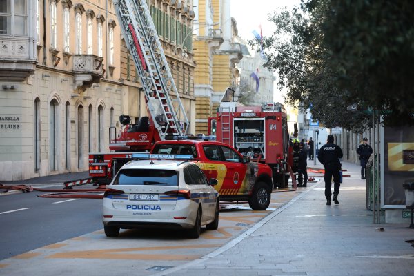 Nakon požara u stambenoj zgradi pronađeno tijelo: Više Riječana zatražilo pomoć liječnika