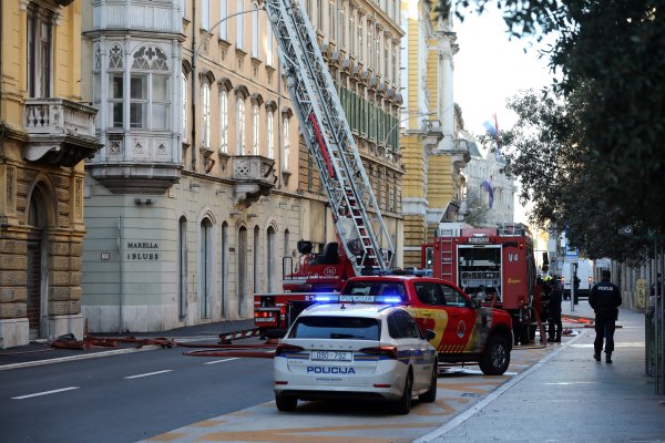 Požar u stambenoj zgradi u Rijeci