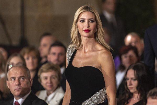 Ivanka Trump zablistala u suknji s kojom nikada ne možete pogriješiti, posebno u ovoj boji