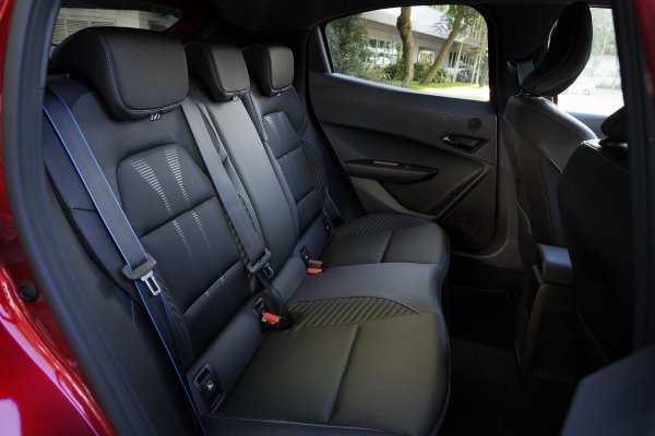 Renault Clio full hybrid E-tech esprit Alpine - Absolute Red crvena boja