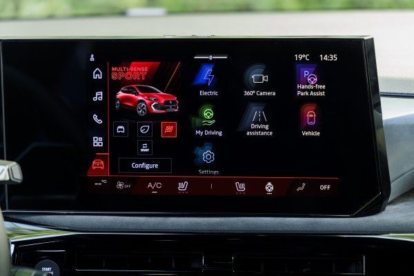 Renault Clio full hybrid E-tech esprit Alpine - Absolute Red crvena boja