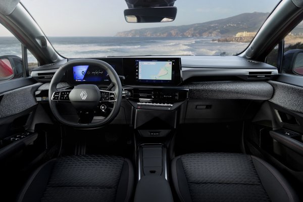 Renault Clio full hybrid E-tech techno - Absolute Red crvena boja