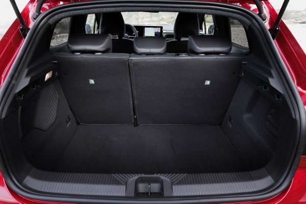 Renault Clio full hybrid E-tech techno - Absolute Red crvena boja