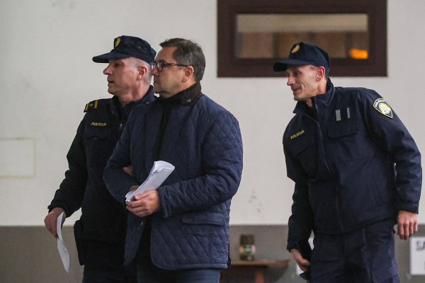 Mikuliću produžen istražni zatvor