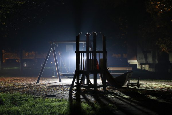 Maskirana skupina napala 15-godišnjaka: 'Imao je skupu jaknu i najnoviji iPhone'