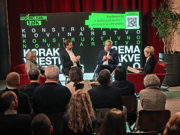 Razgovor je privukao solidnu publiku, poglavito novinare