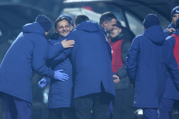 Ludnica na klupi Dinama! Pogledajte kako se slavi gol, jedan član stožera oduševio navijače